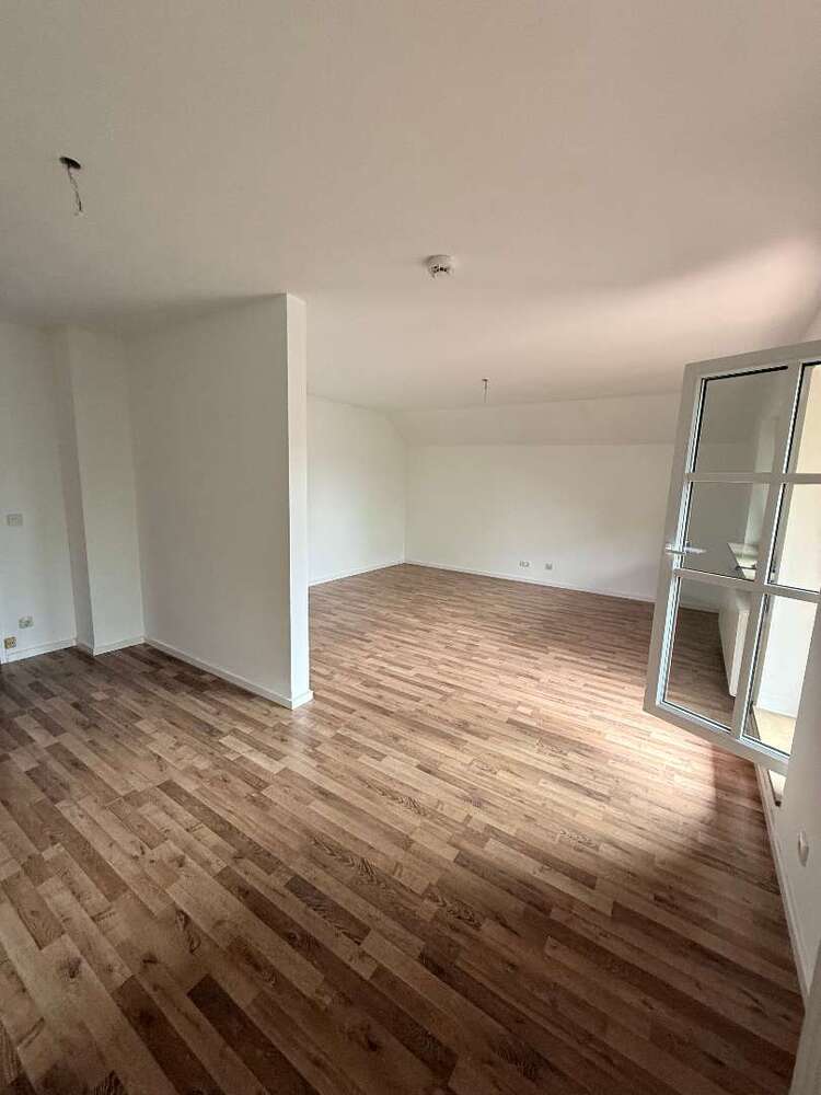 Wohnung zum Mieten in Holzkirchen 927,30 € 79.94 m²