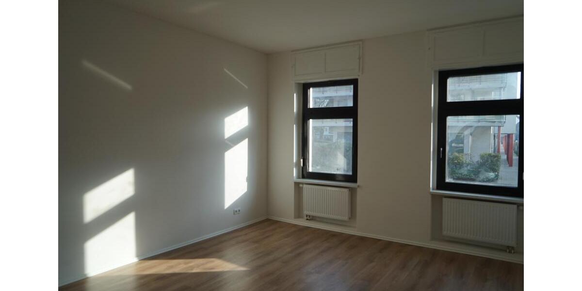 Hochparterre Magdeburg Neue Neustadt - 4 Zimmer, 75 m&sup2;, 605&euro; | Angebot:26503072