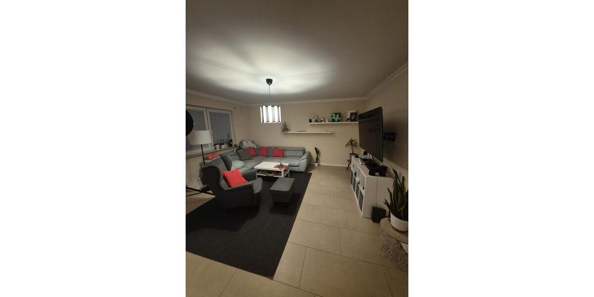 Etagenwohnung Schwerin Gartenstadt - 3 Zimmer, 100 m&sup2;, 1.100&euro; | Angebot:26532270