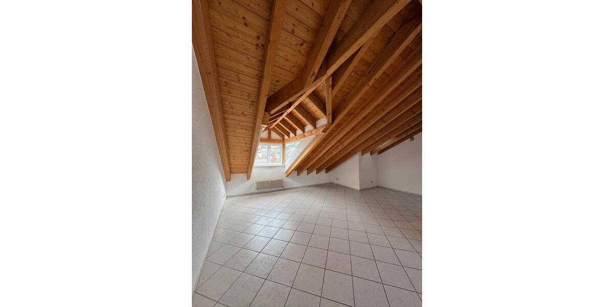 Dachgeschoßwohnung Lörrach - 2 Zimmer, 70 m&sup2;, 970&euro; | Angebot:26030741