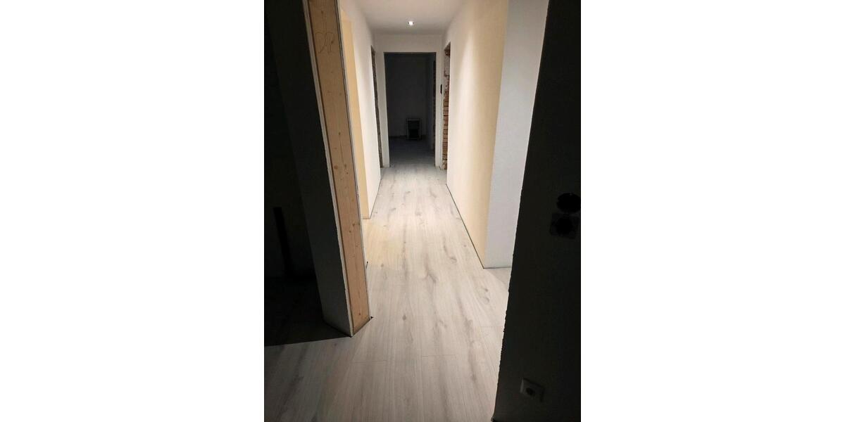 Erdgeschoßwohnung Lachen - 4 Zimmer, 70 m&sup2;, 850&euro; | Angebot:25395611