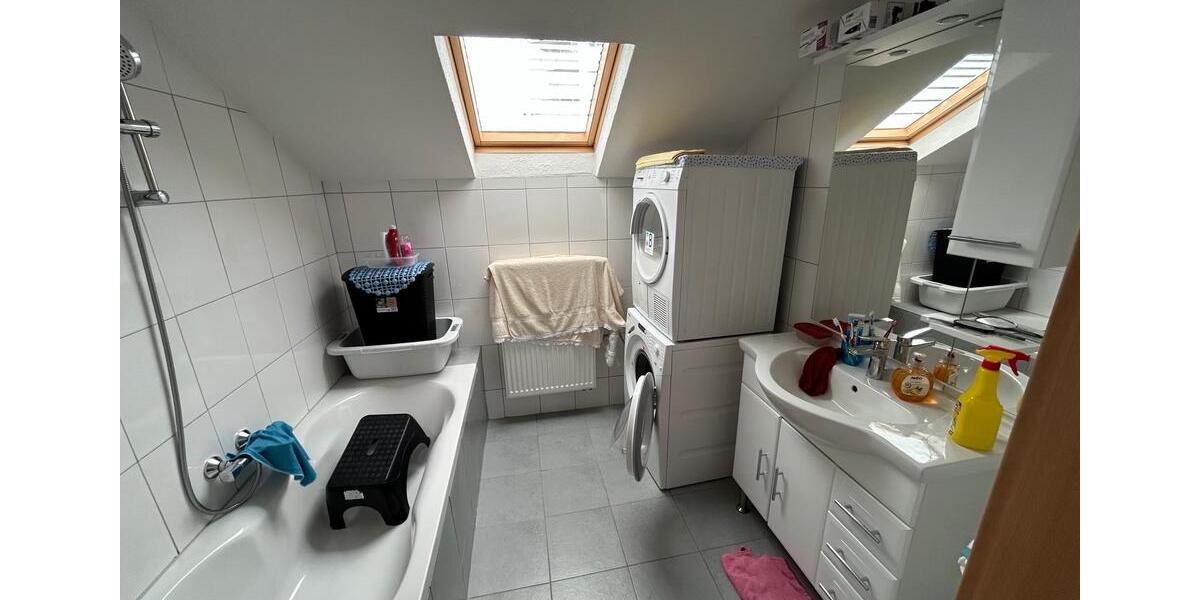 2 Zimmer Dachgeschoss Wohnung Oststadt 2 zimmer