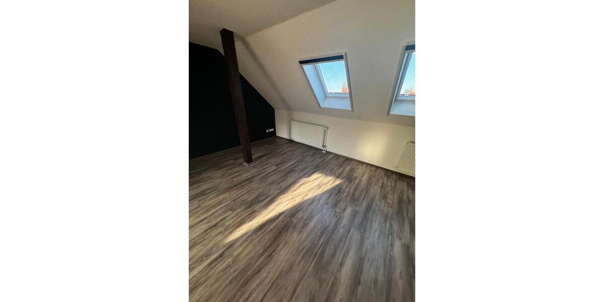 Dachgeschoßwohnung Sangerhausen - 2 Zimmer, 65 m&sup2;, 450&euro; | Angebot:26477915