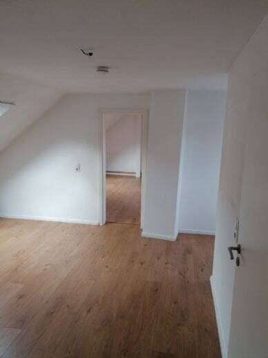 Etagenwohnung Seesen - 4 Zimmer, 105 m&sup2;, 680&euro; | Angebot:25738152