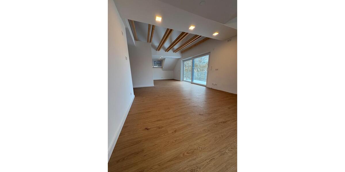 Dachgeschoßwohnung Nürnberg Kleinweidenmühle - 3.5 Zimmer, 115 m&sup2;, 1.650&euro; | Angebot:24386397