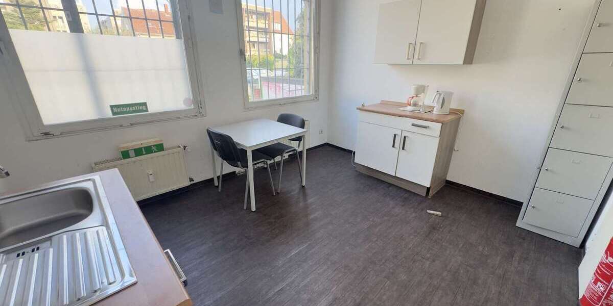 Top-Gewerbefläche in Marl-Hüls – 655 m² Verkaufs-, Büro- & Lagerfläche mit Parkplätzen - Gewerbeobjekt Marl Hüls-Süd | Angebot:26762283