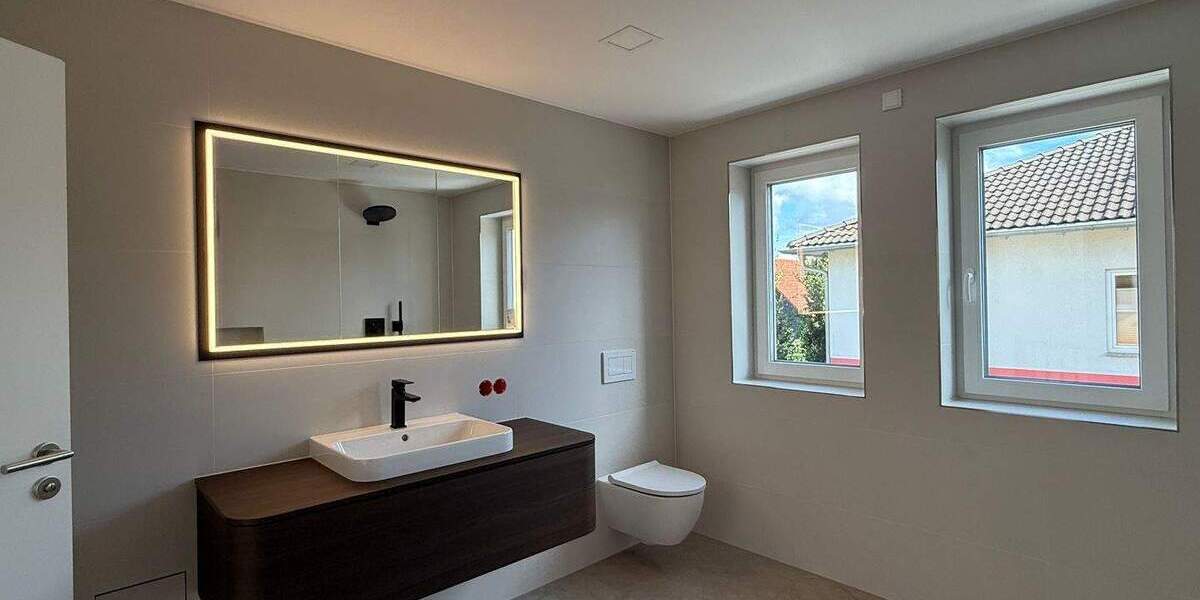 Etagenwohnung Bad Köstritz - 3 Zimmer, 130 m&sup2;, 1.700&euro; | Angebot:25662303