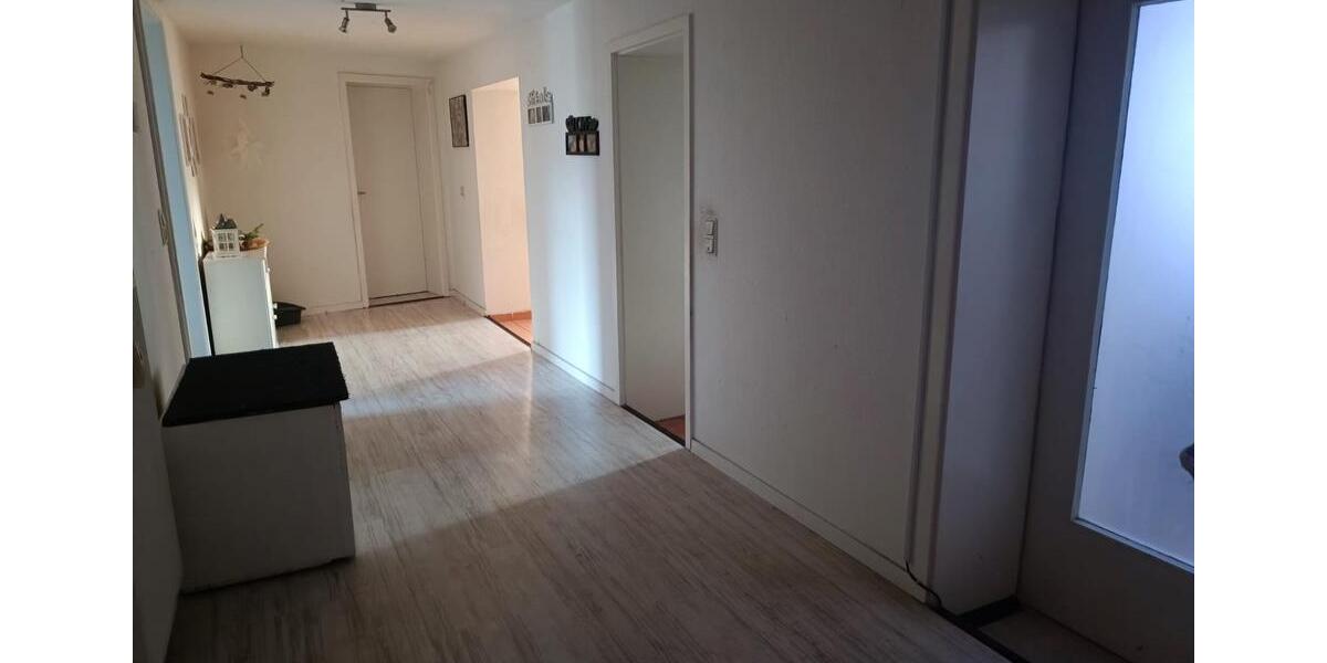 Etagenwohnung Ellrich - 3.5 Zimmer, 107 m&sup2;, 545&euro; | Angebot:22783105