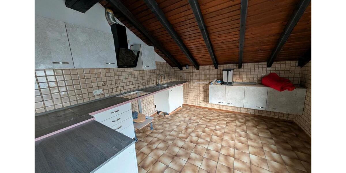 Dachgeschoßwohnung Lautertal (Odenwald) - 5 Zimmer, 135 m&sup2;, 1.100&euro; | Angebot:26030531