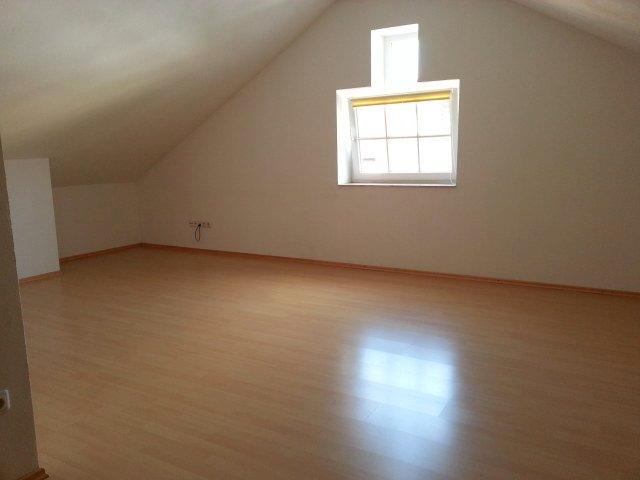 Dachgeschoßwohnung Traunstein - 1 Zimmer, 35 m&sup2;, 470&euro; | Angebot:26082567