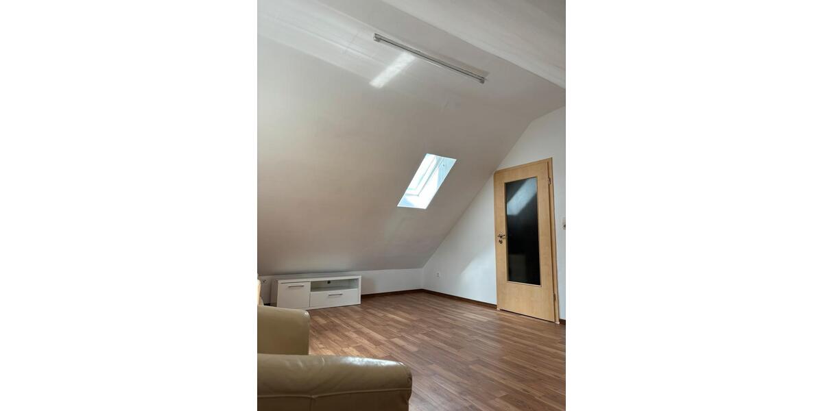 Dachgeschoßwohnung Höpfingen - 2.5 Zimmer, 60 m&sup2;, 600&euro; | Angebot:26525462