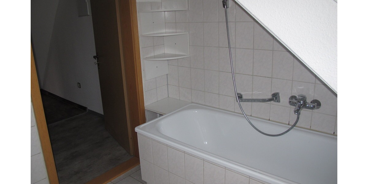 Drei-Zimmer-Dachwohnung in ruhiger Lage mit guter Fernsicht 3 zimmer