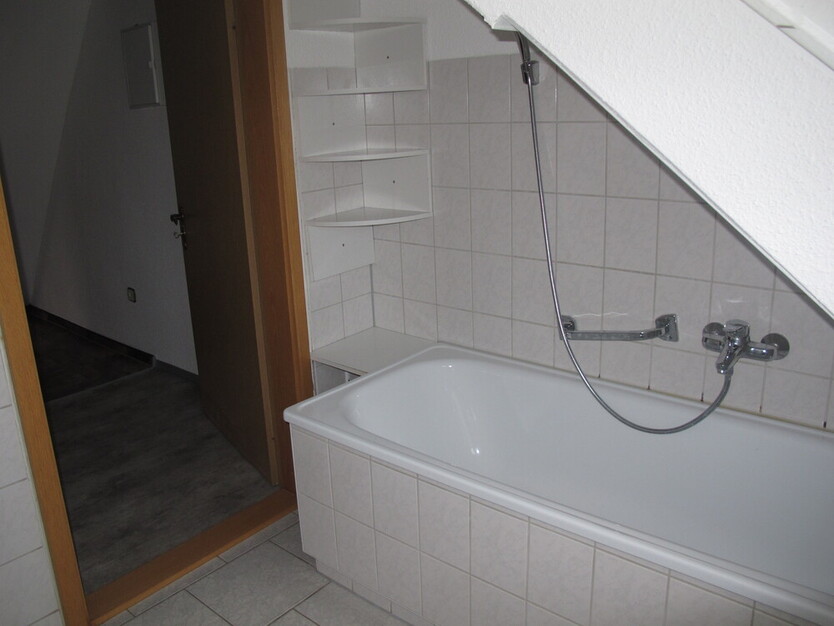 Drei-Zimmer-Dachwohnung in ruhiger Lage mit guter Fernsicht 3 zimmer