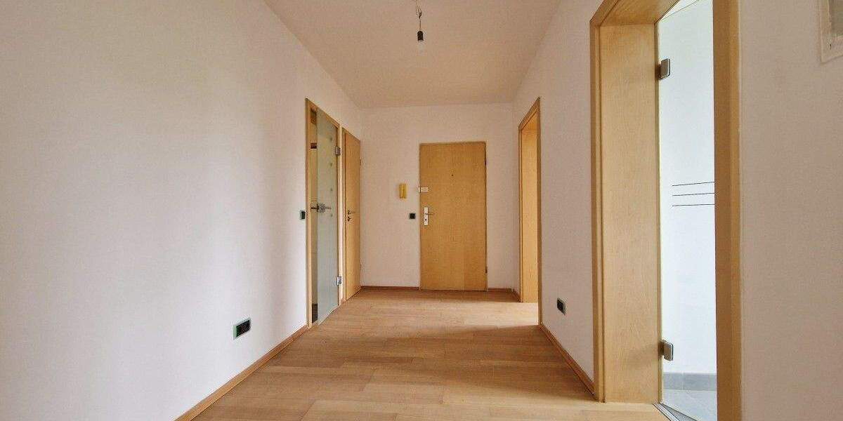 Komfortables Wohnen: Balkon, Tiefgarage, Pool & Sauna in Duisburg 3 zimmer