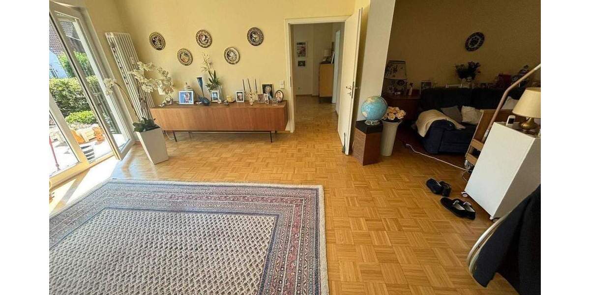 Etagenwohnung Saarbrücken Malstatt - 4 Zimmer, 130 m&sup2;, 1.200&euro; | Angebot:26105738