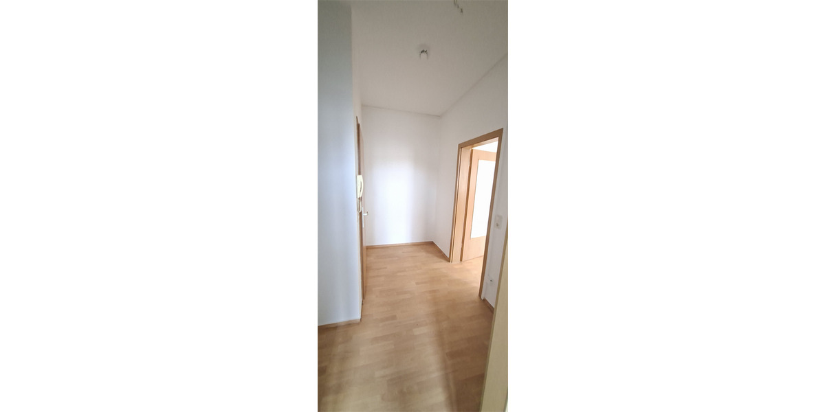Etagenwohnung Neustrelitz - 1 Zimmer, 33 m&sup2;, 230&euro; | Angebot:25961170