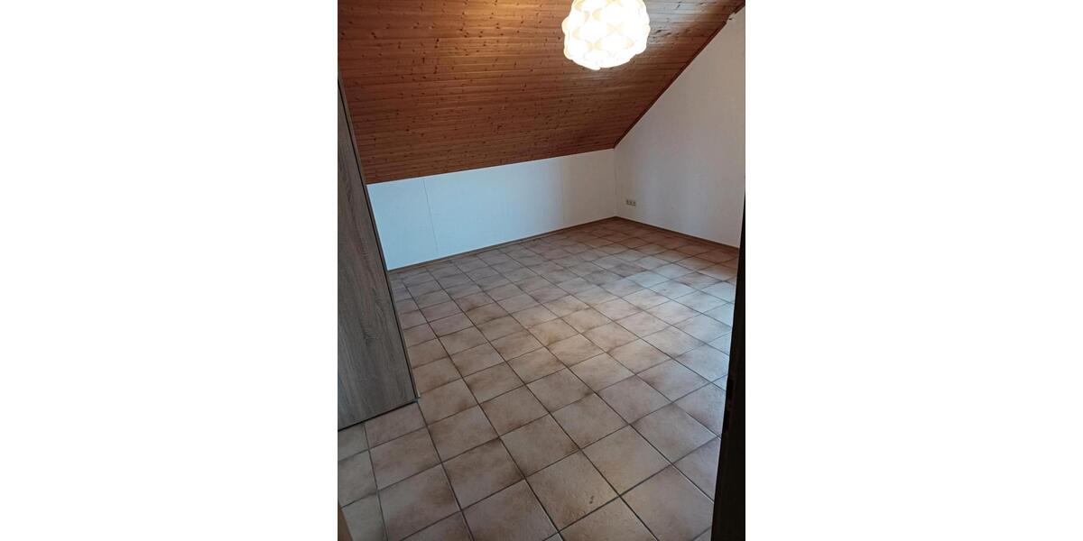 Dachgeschoßwohnung Lohr am Main - 3 Zimmer, 63 m&sup2;, 850&euro; | Angebot:24742150