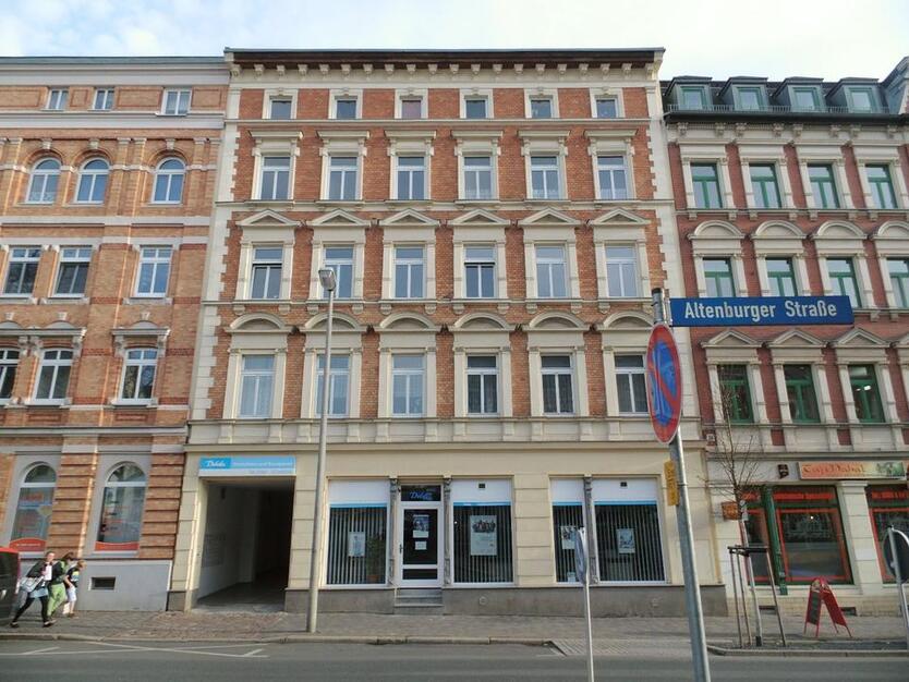 Praxis, Friseurladen, Einzelhandel, Büro. Parken vor der Tür