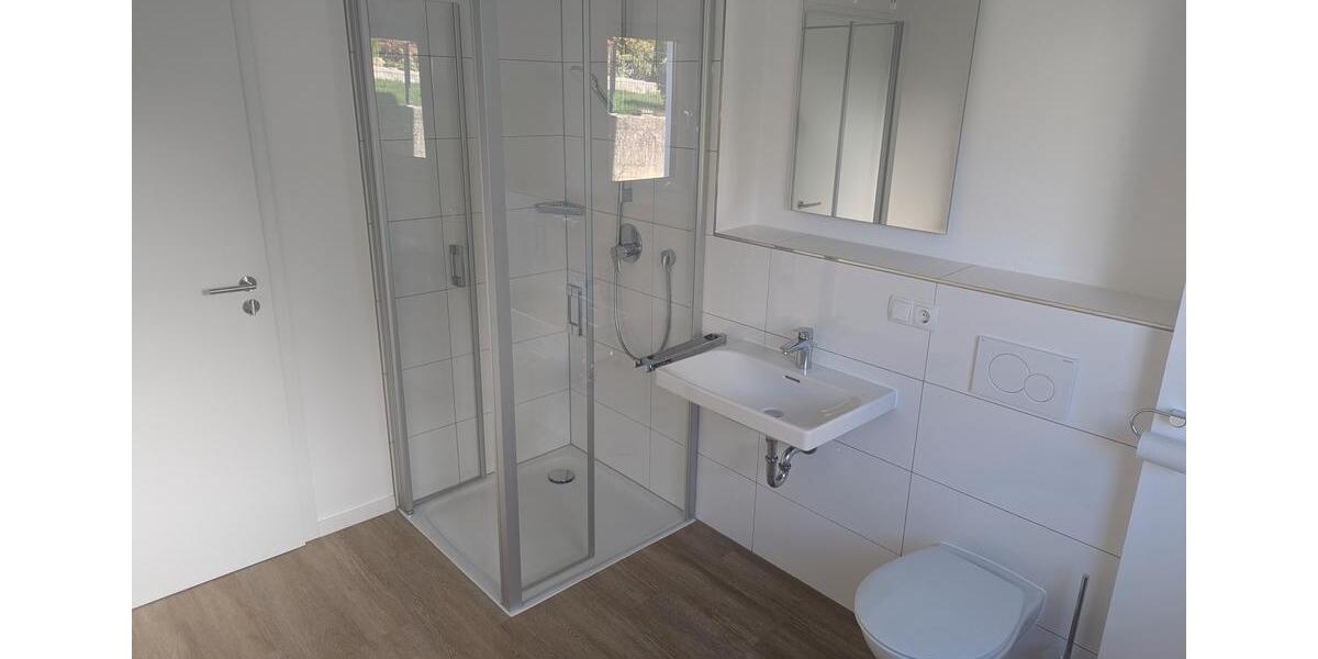 Erdgeschoßwohnung Deggendorf - 3 Zimmer, 86 m&sup2;, 1.035&euro; | Angebot:26632544