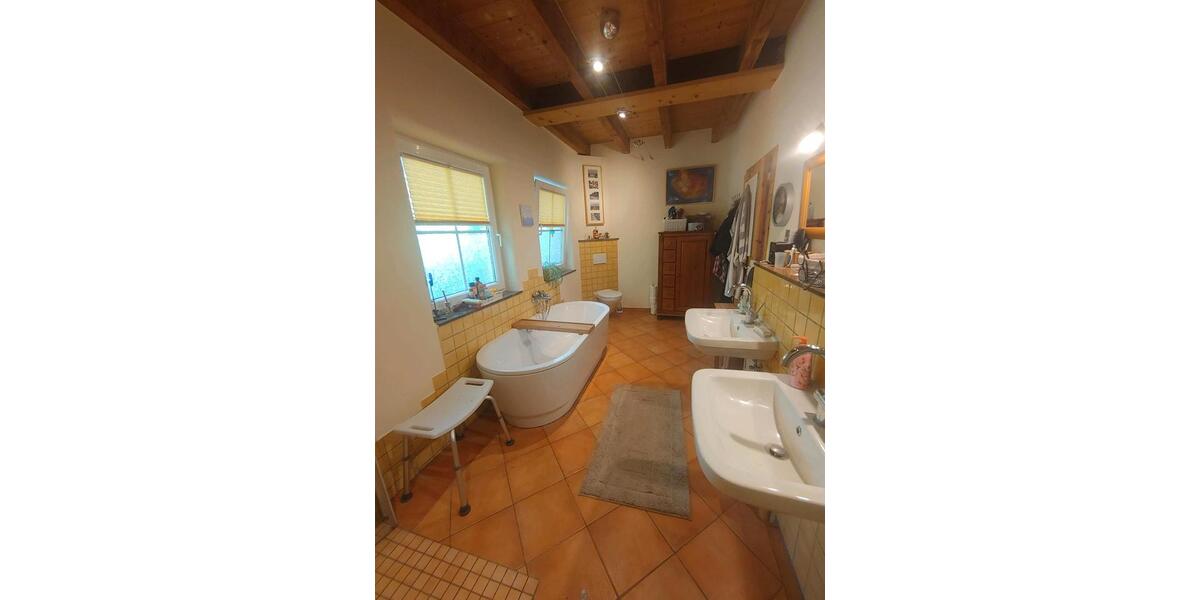 Wohnen auf Zeit Merchweiler - 5 Zimmer, 200 m&sup2;, 450&euro; | Angebot:26047137