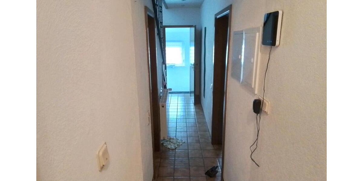 Etagenwohnung Schiffweiler - 2 Zimmer, 90 m&sup2;, 600&euro; | Angebot:24673812