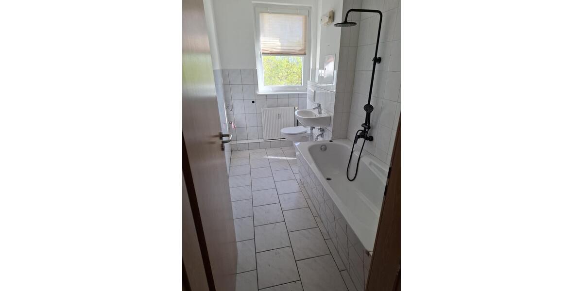 Erdgeschoßwohnung Borrentin - 6 Zimmer, 126 m&sup2;, 630&euro; | Angebot:26476021