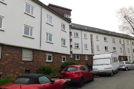 Im Ersten Obergeschoss mit 2 Zimmern und Balkon! zimmer