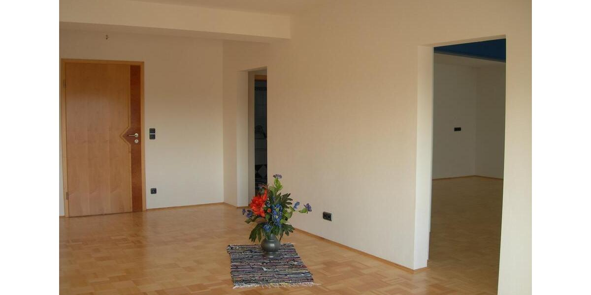 Etagenwohnung Lappersdorf - 5 Zimmer, 148 m&sup2;, 1.400&euro; | Angebot:25417748