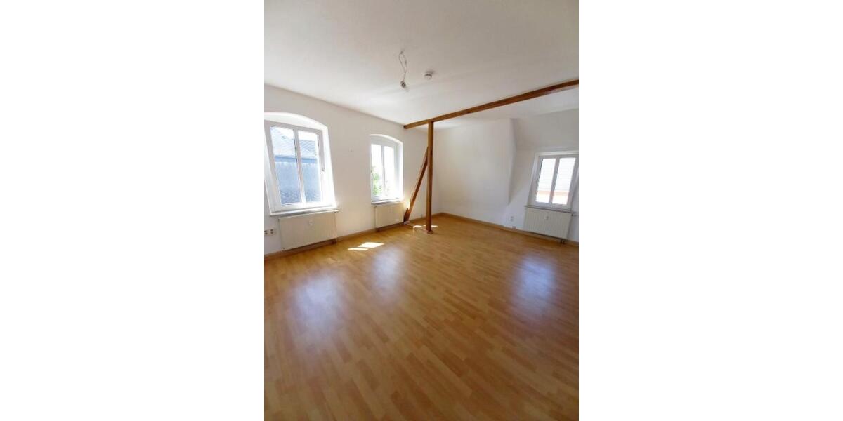 Dachgeschoßwohnung Oberlungwitz - 5 Zimmer, 110 m&sup2;, 550&euro; | Angebot:24384945