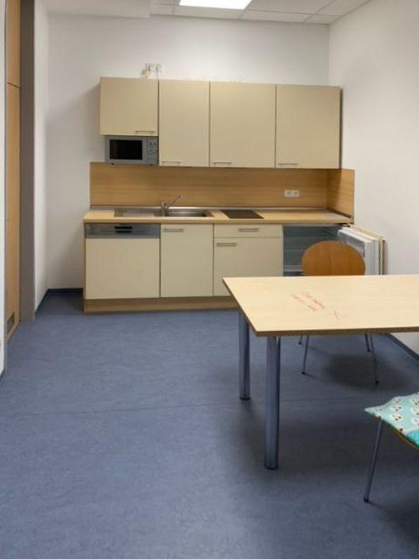 VB3922 Attraktive, barrierefreie, helle und klimatisierte Gewerbefläche mit großem Schaufenster Regensburg - Ost zimmer