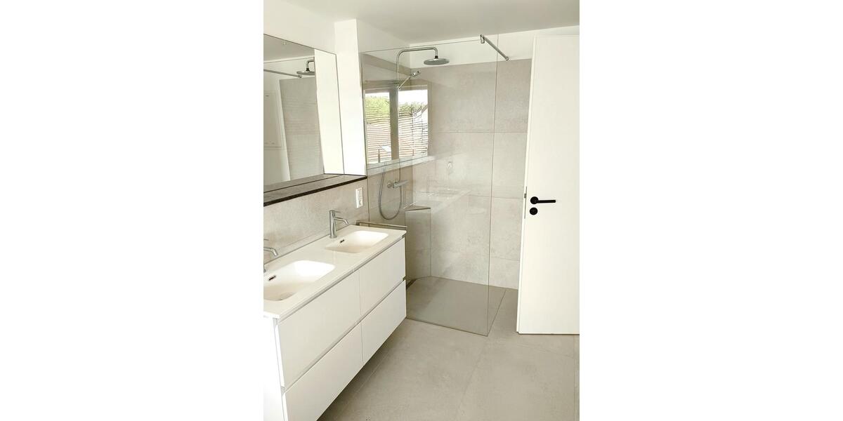 neuwertige & nachhaltige 4-Zimmer-Wohnung – WG geeignet 4 zimmer