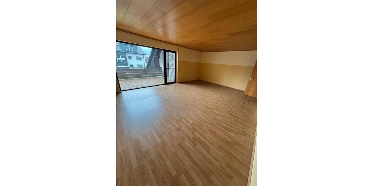 Familienfreundliche 4 Zimmer Wohnung -125 m2 4 zimmer