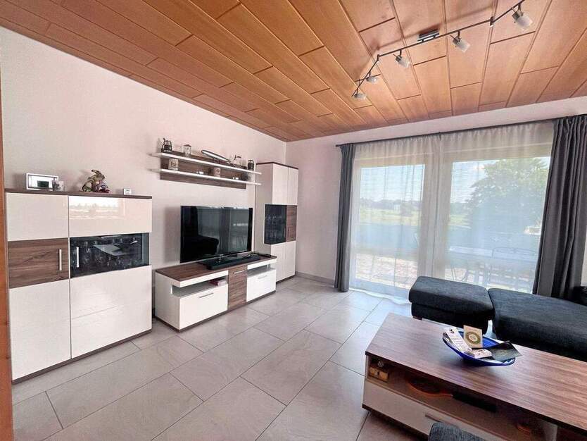 Schönes Einfamilienhaus mit großem Grundstück und Traumblick ins Grüne! 5 zimmer