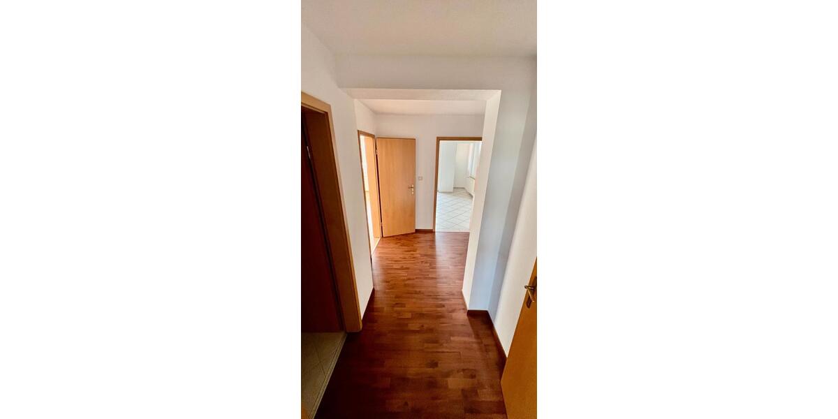 Etagenwohnung Hohenstein-Ernstthal Ernstthal - 2 Zimmer, 65 m&sup2;, 310&euro; | Angebot:26122953
