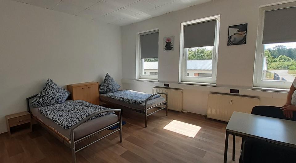 Wohnen auf Zeit Georgenthal - 9 Zimmer, 340 m&sup2;, 15&euro; | Angebot:26321447