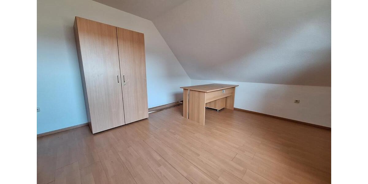 Dachgeschoßwohnung Bösel - 4 Zimmer, 89 m&sup2;, 650&euro; | Angebot:26292005