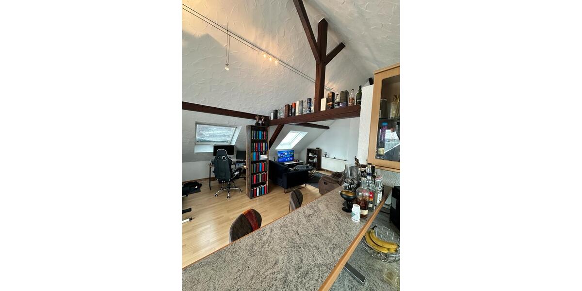 Dachgeschoßwohnung Homburg - 2 Zimmer, 75 m&sup2;, 700&euro; | Angebot:25082370