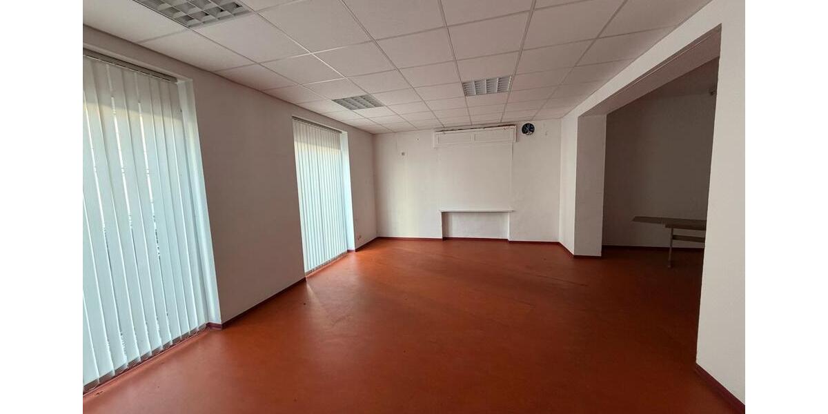 Haus zu vermieten 290qm auch Gewerbe möglich Halle Garten Wohnung 7 zimmer