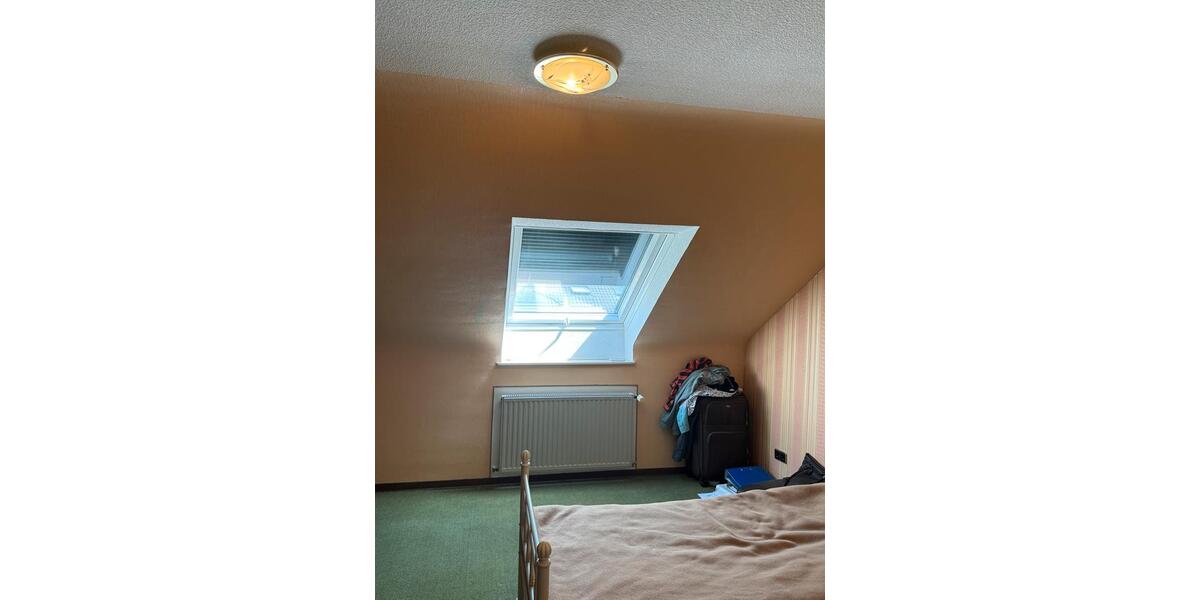 Dachgeschoßwohnung Völklingen - 3 Zimmer, 82 m&sup2;, 550&euro; | Angebot:26463372