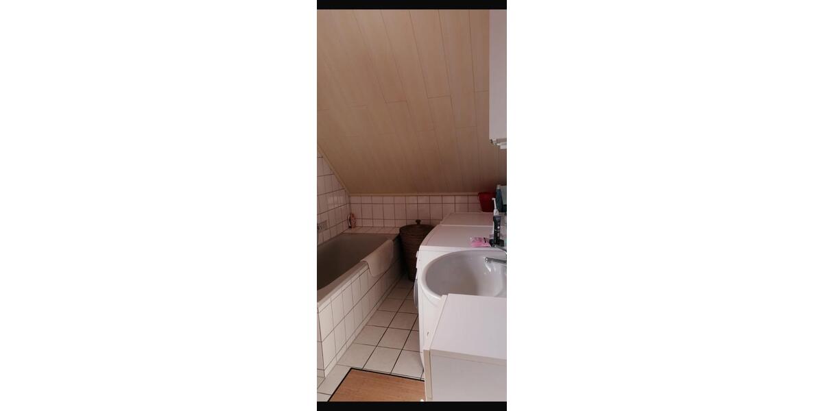 Dachgeschoßwohnung Scheuerfeld - 3 Zimmer, 90 m&sup2;, 700&euro; | Angebot:26551735