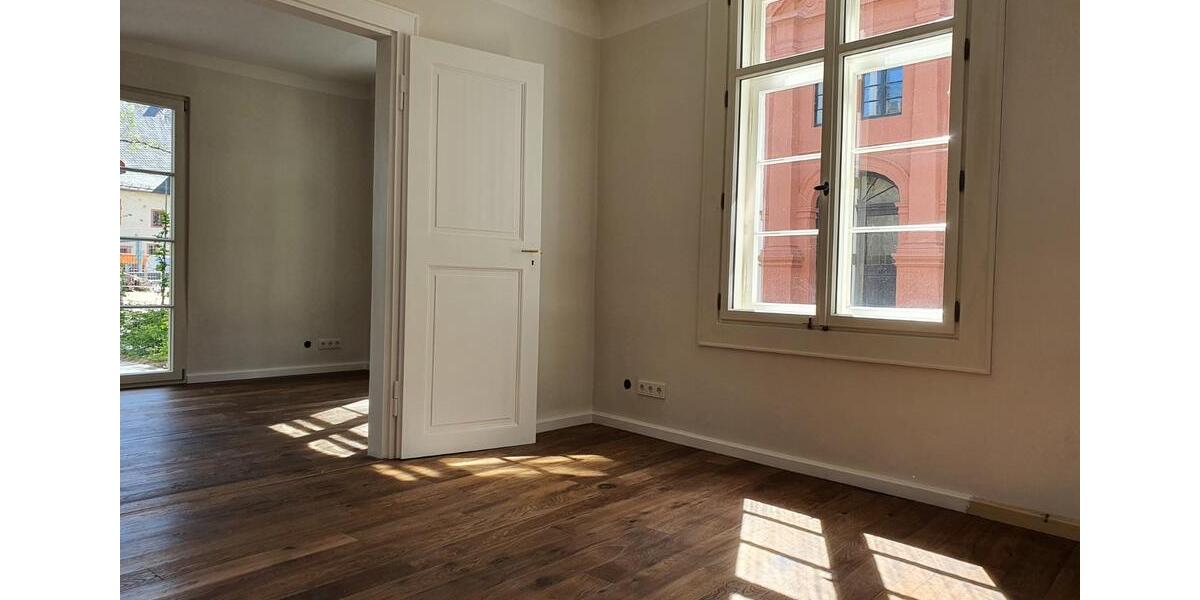 Einfamilienhaus Eltville am Rhein - 10 Zimmer, 246 m&sup2;, 3.290&euro; | Angebot:19400577