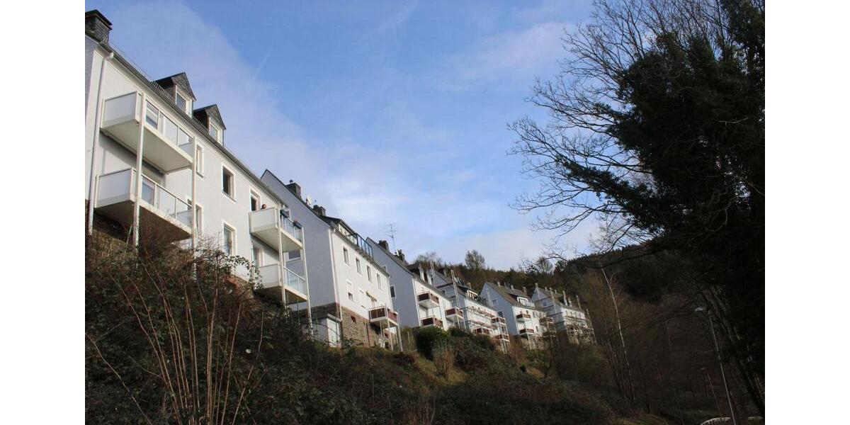 Halsknopf 20 - 4 ZKB Wohnung im DG *ab sofort* zu vermieten zimmer