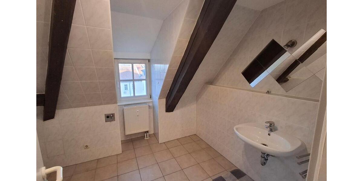 Etagenwohnung Hildburghausen - 2 Zimmer, 73 m&sup2;, 480&euro; | Angebot:23182785