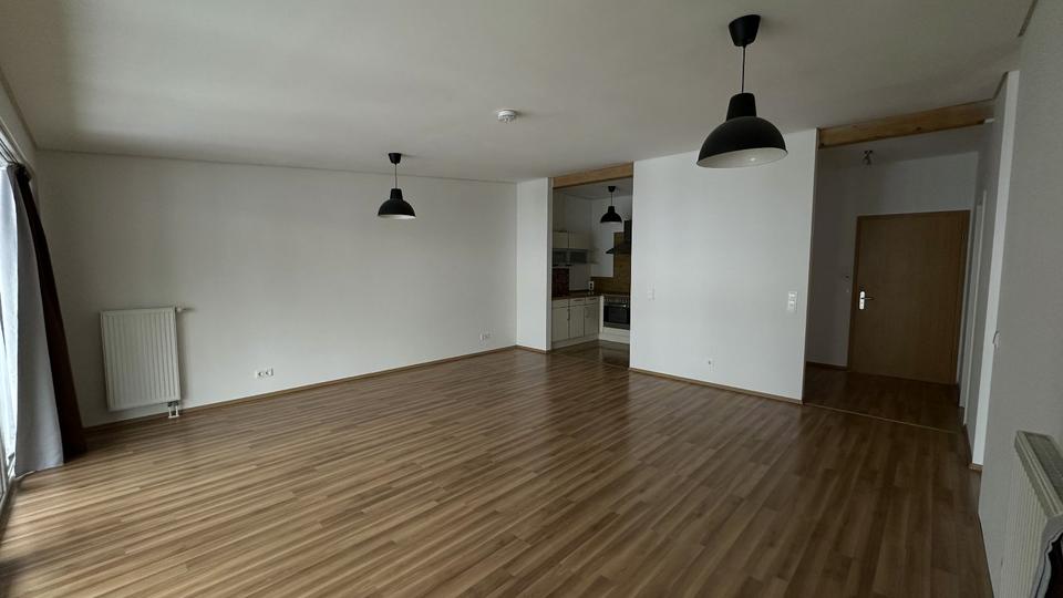 Dachgeschoßwohnung Amberg - 2 Zimmer, 73 m&sup2;, 765&euro; | Angebot:24769100
