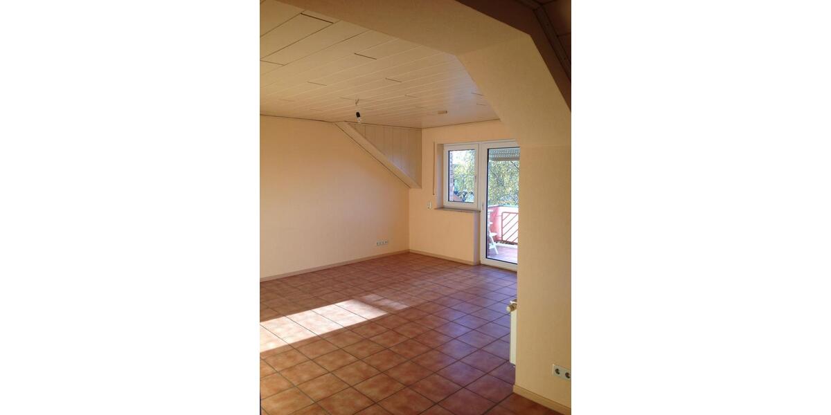 Dachgeschoßwohnung Asbach - 3 Zimmer, 90 m&sup2;, 720&euro; | Angebot:26042108