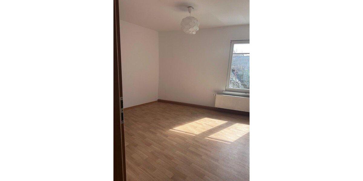 Dachgeschoßwohnung Bad Wildungen - 2 Zimmer, 53 m&sup2;, 350&euro; | Angebot:26264070