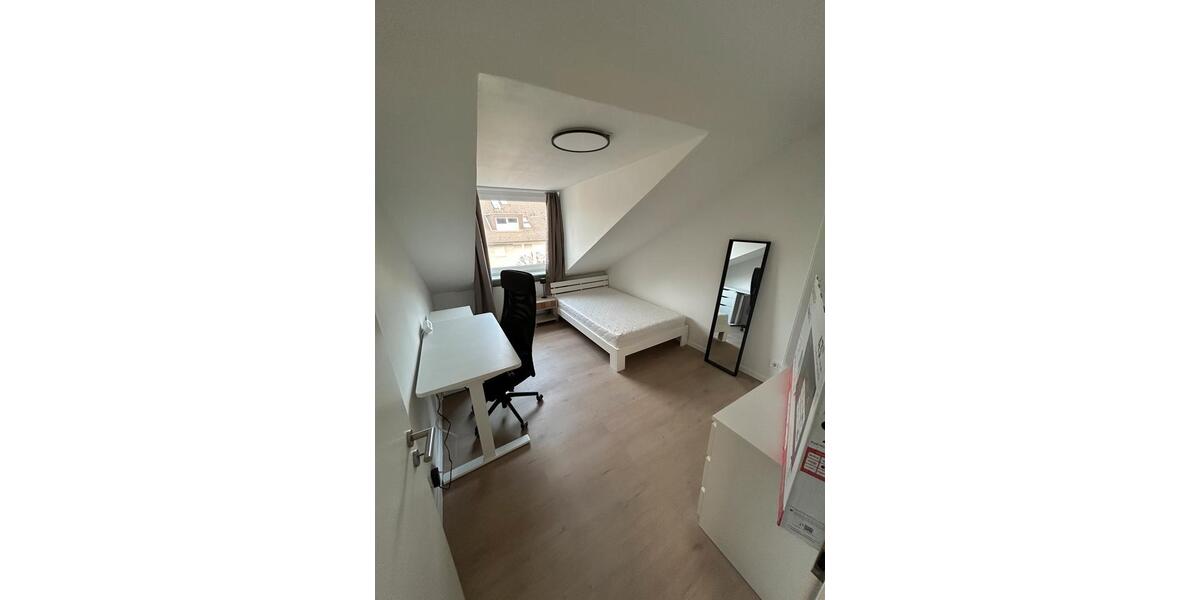 Dachgeschoßwohnung Bonn Gronau - 1 Zimmer, 13 m&sup2;, 580&euro; | Angebot:25102628