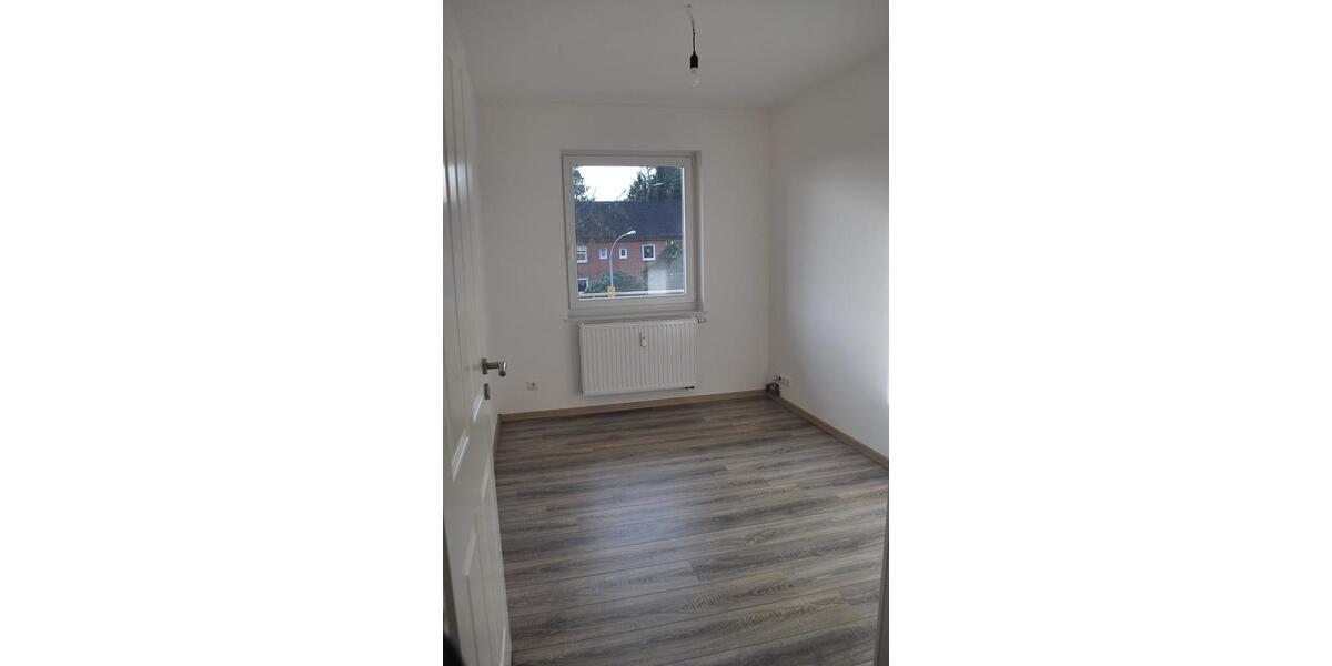 Moderne, helle 3 Zimmerwohnung mit Balkon, in kleiner Wohnanlage 3 zimmer