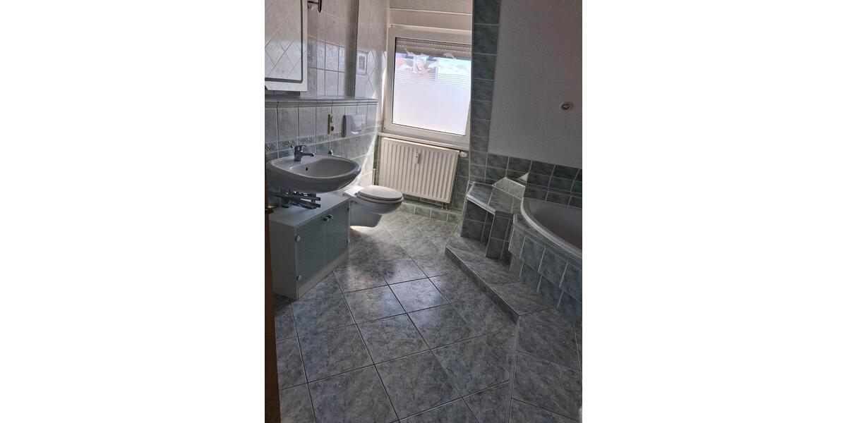 Dachgeschoßwohnung Lauchhammer - 4 Zimmer, 158 m&sup2;, 900&euro; | Angebot:26313040
