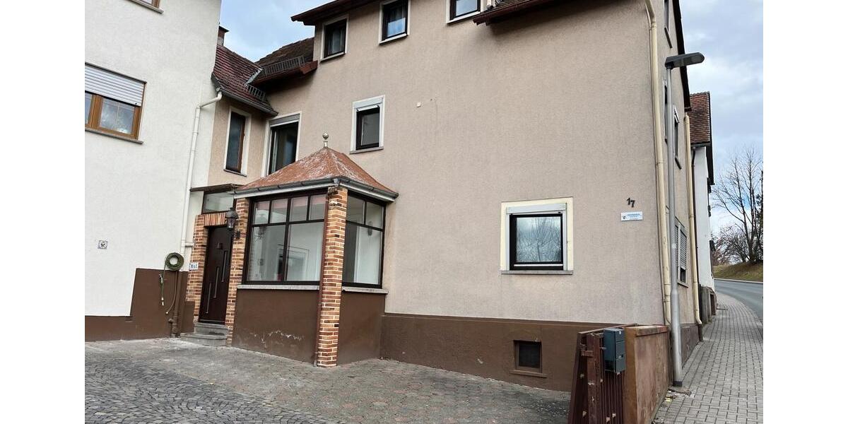 Einfamilienhaus Braunfels - 7 Zimmer, 140 m&sup2;, 1.000&euro; | Angebot:25088036